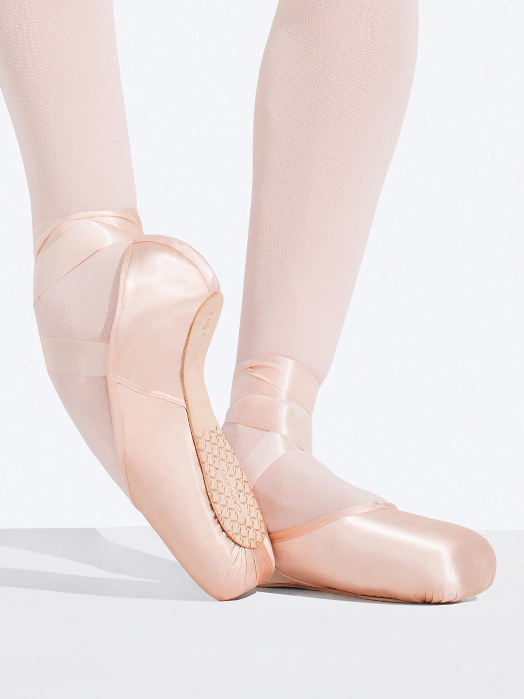 Ava Pointe Shoe